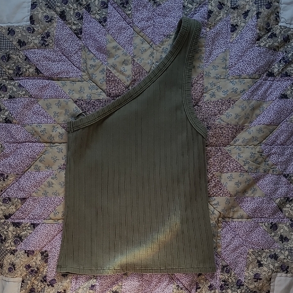One-Shoulder Ribbed Olive Tank Top - Picture 1 of 4